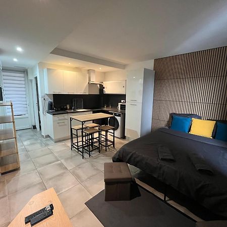 Studio Confortable Avec Balcon Вилньов-сюр-Ло Екстериор снимка