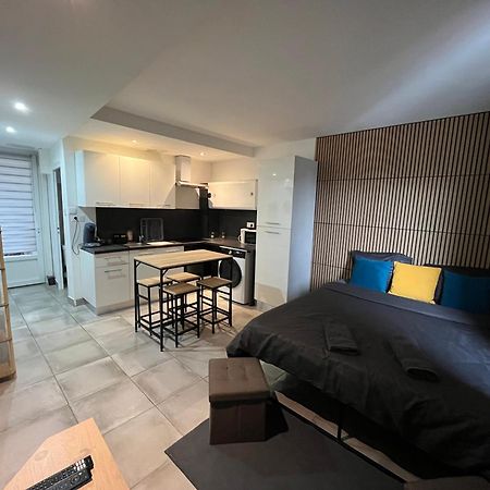 Studio Confortable Avec Balcon Вилньов-сюр-Ло Екстериор снимка